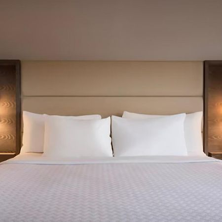Crowne Plaza Englewood By Ihg Hotel Buitenkant foto